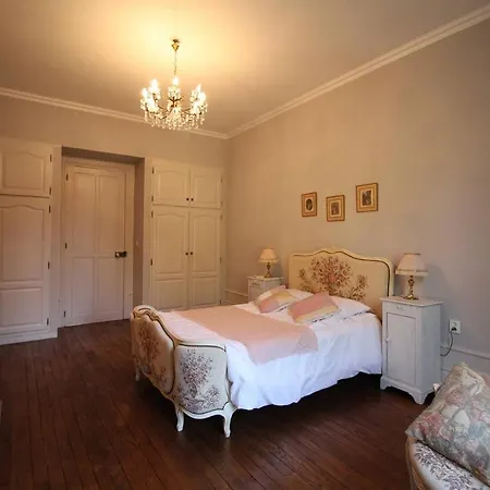 Alojamento de Acomodação e Pequeno-almoço Site Ancien Château De Martinsart 3*