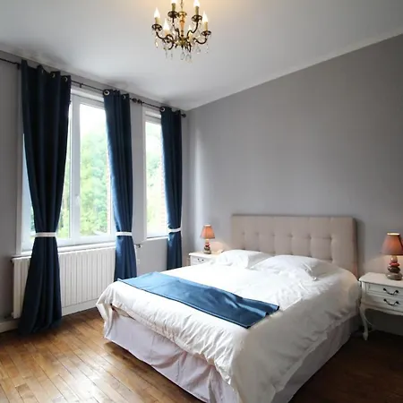 Au Chateau De Martinsart 3*