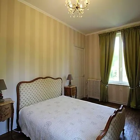 Alojamento de Acomodação e Pequeno-almoço Site Ancien Château De Martinsart 3*